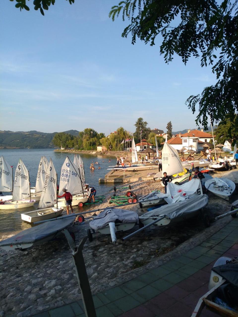 Hostel Trajan Donji Milanovac Bagian luar foto